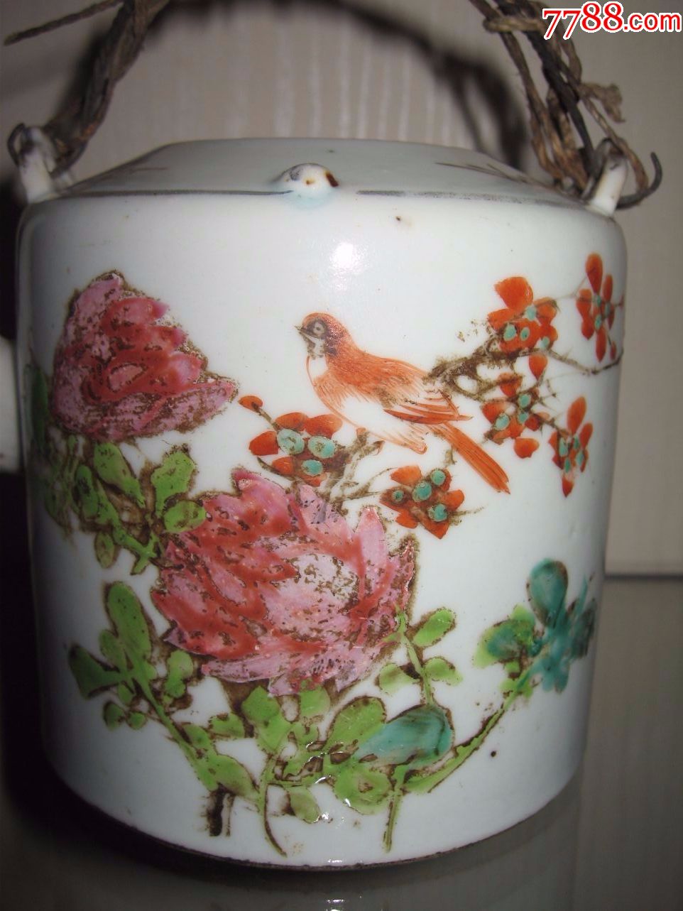 同治款炳昌绘粉彩花鸟小提梁壶