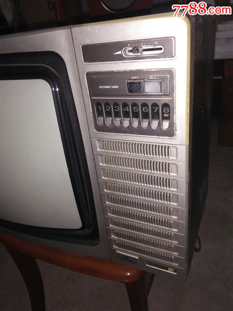 索尼牌彩色电视机