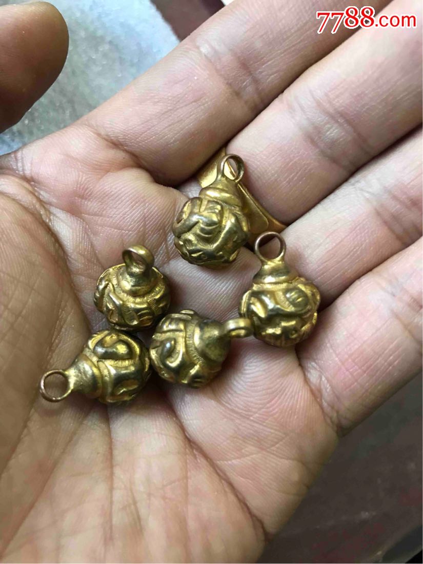 鎏金铜扣