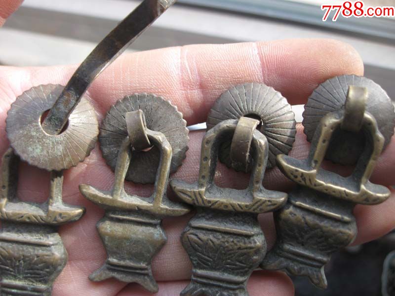 老铜拉手