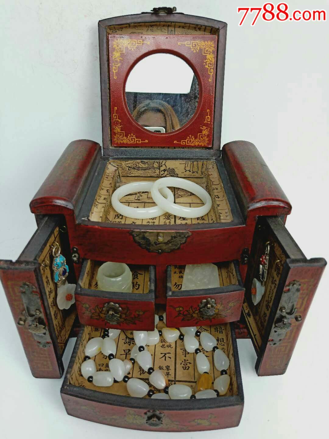 清代宫廷玉器珍藏,楠木盒首饰一套,保存完整,品相一流,玉质油润,全品