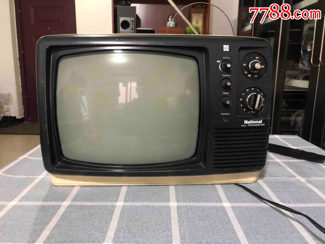 松下黑白电视机