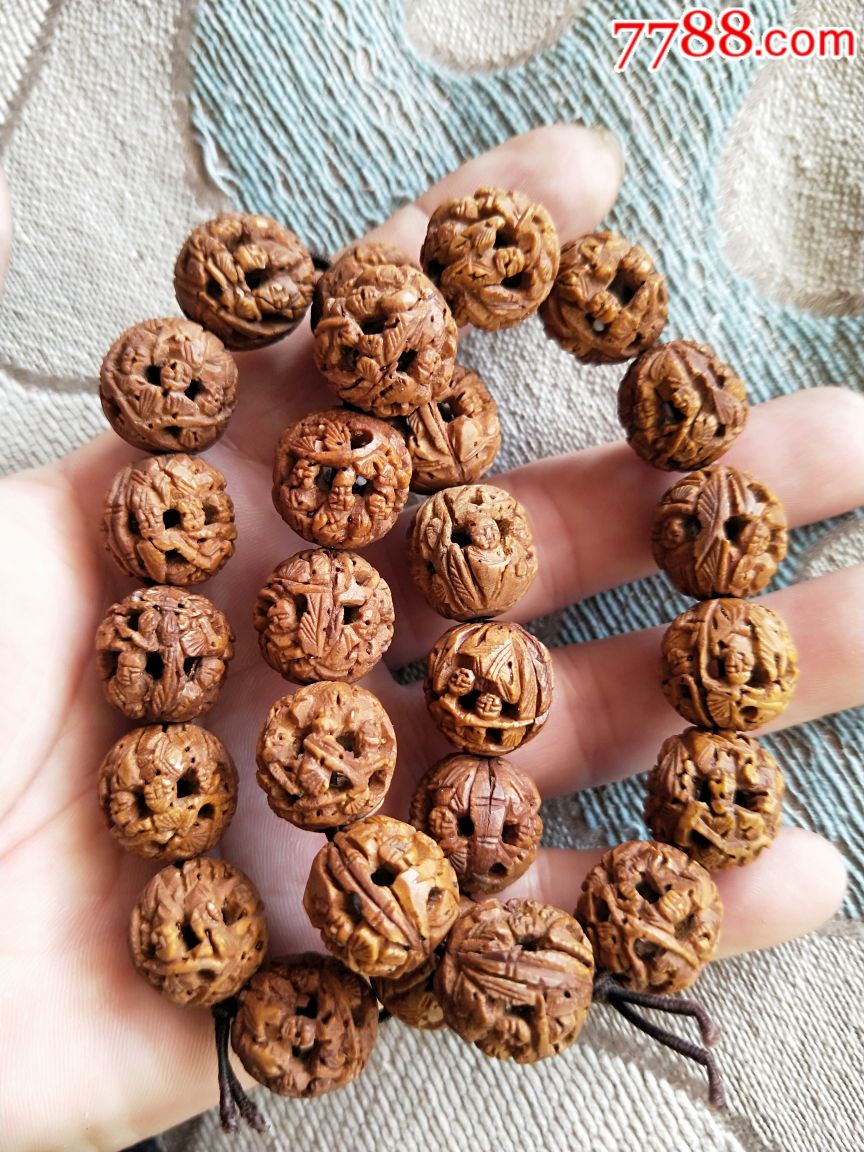 老山核桃精雕人物手串2串,杏核/桃核雕_第1张_7788桃核雕