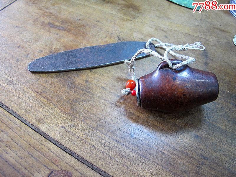 清代古玩杂项极美火镰一套带盛放火绒的杜梨木容器