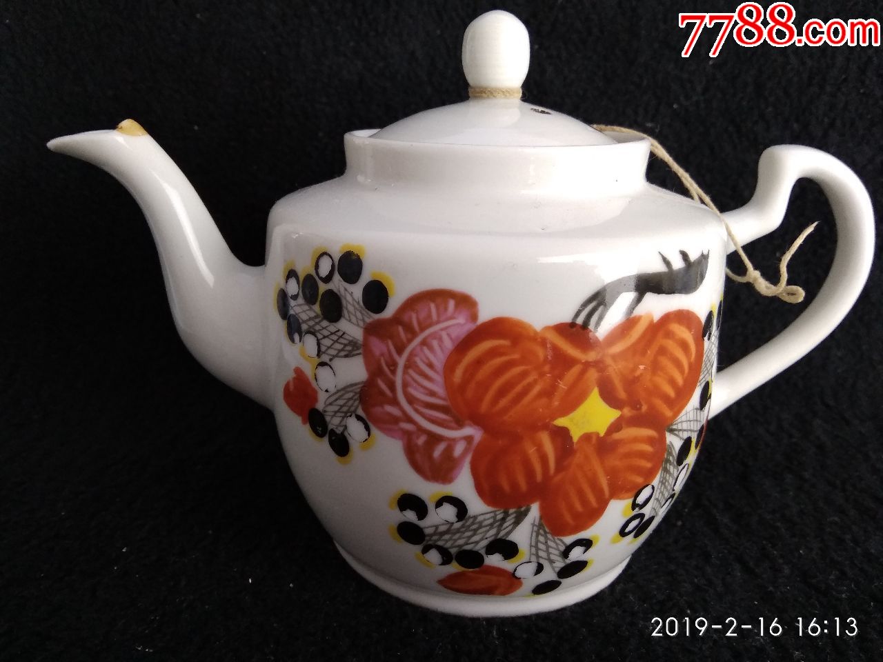 民国手绘花卉粉彩茶壶,底部圆章款"江西胡永泰出品"_彩绘瓷/彩瓷_第1