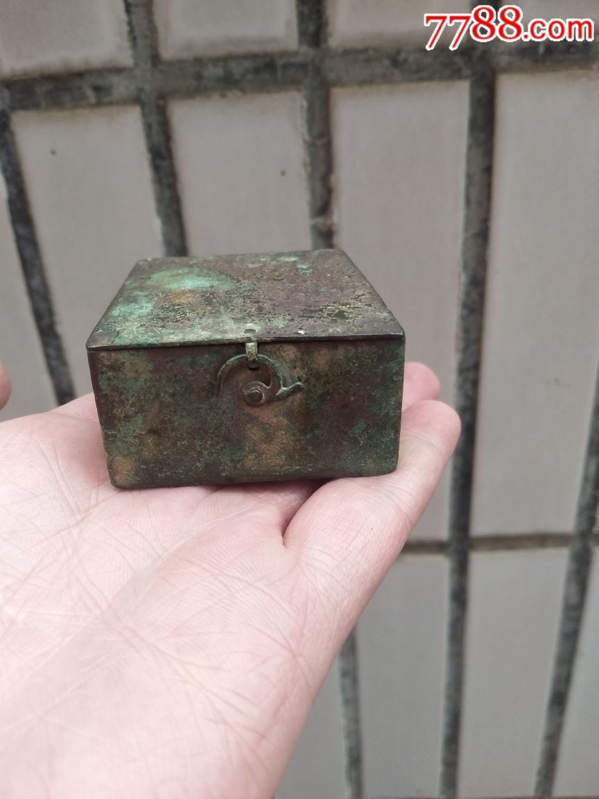 铜盒子