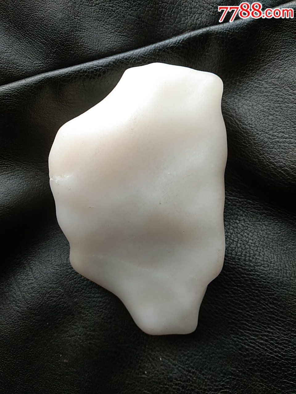 新疆罗布泊戈壁大漠白玉