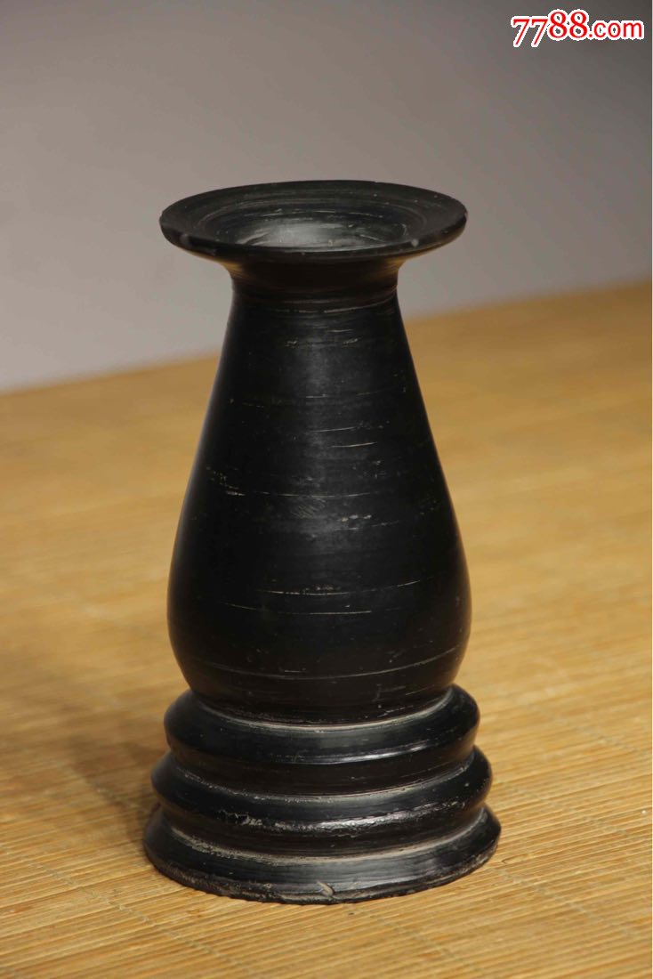 黑陶花瓶