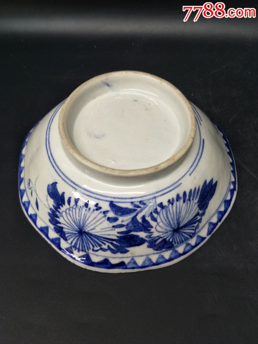 青花葵口碗
