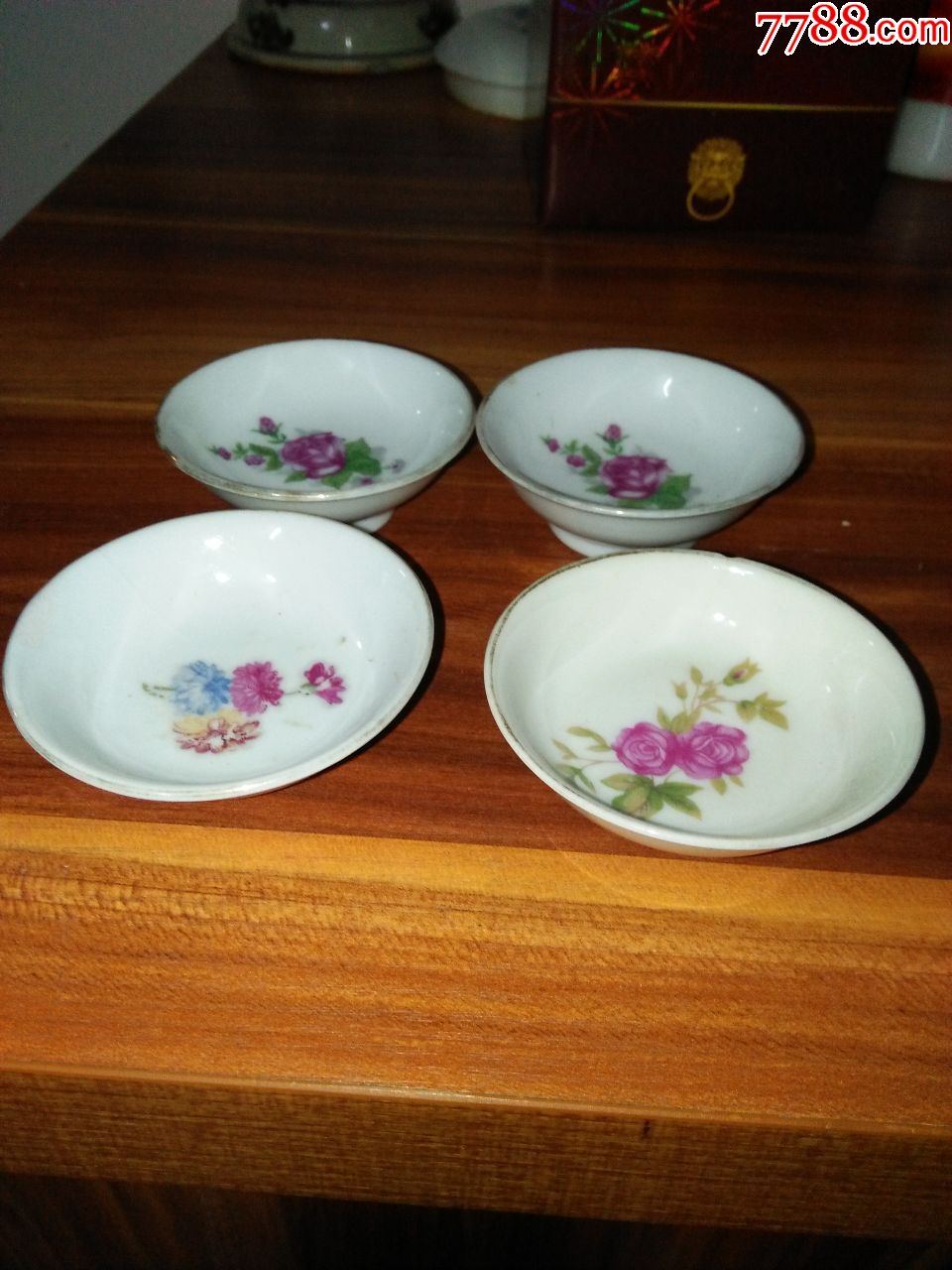 4个胎质非常细腻的文革之前【鎏金边花卉小蝶】(看图)_价格28元_第1张