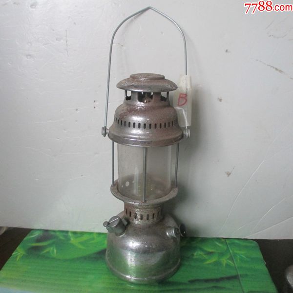 解放后灯具打气【煤油灯】【汽灯】底径16·5高40完整未使用品