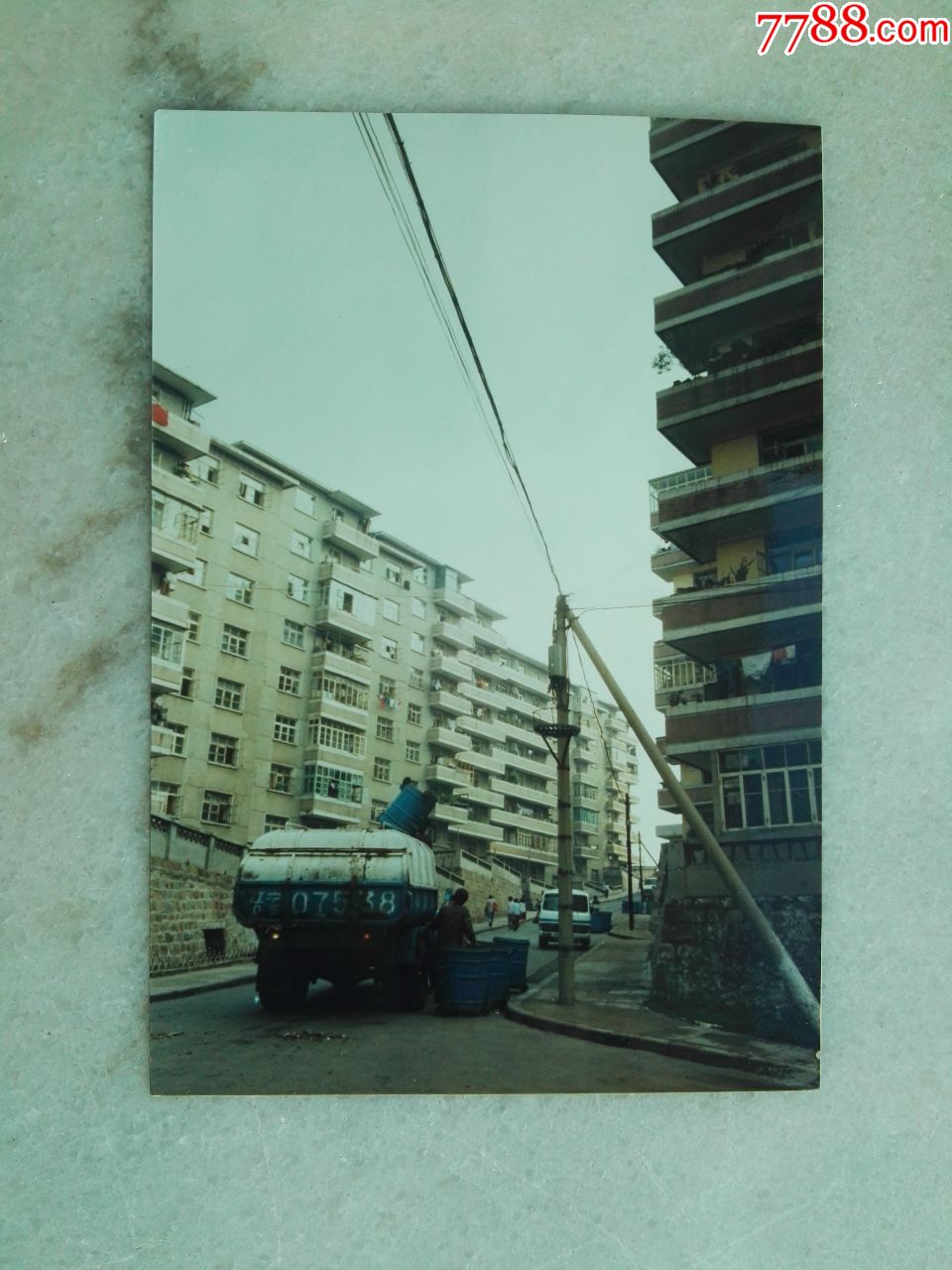 本溪街景垃圾车早期老彩照