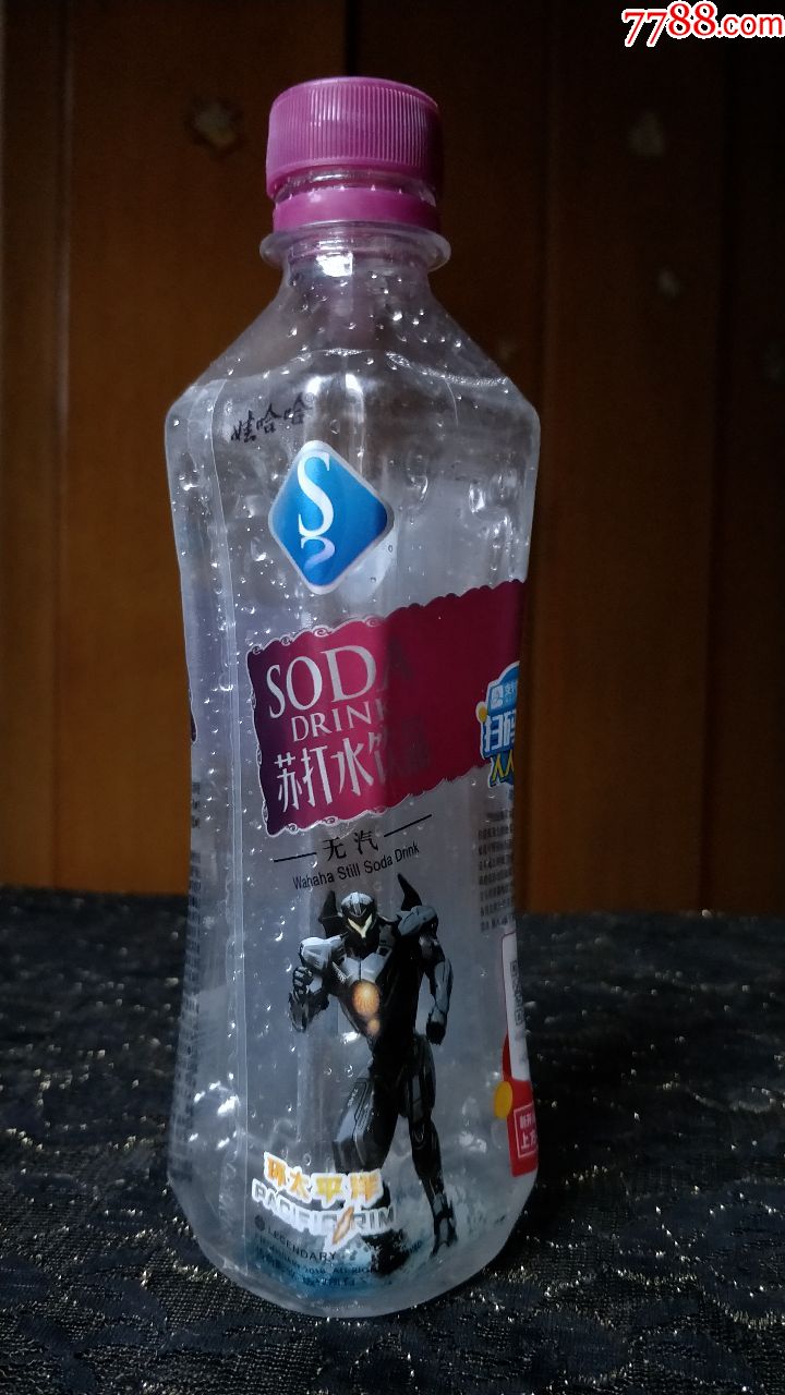 滚动鼠标滚轴,图片即可轻松放大,缩小更多"饮料瓶