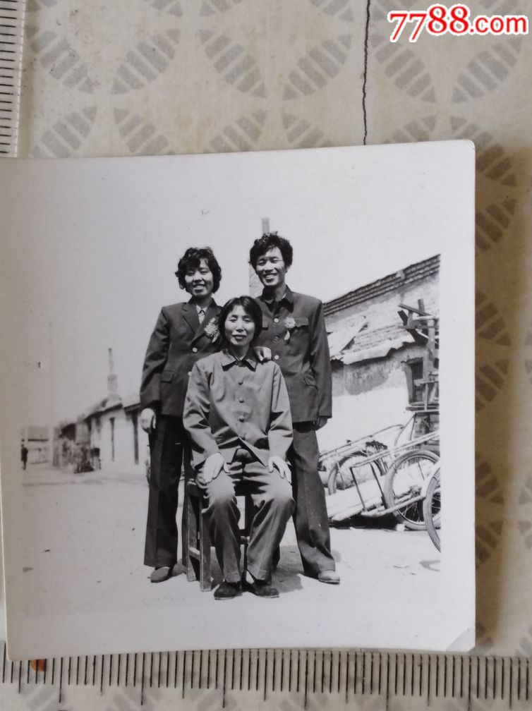 结婚照~新郎新娘~平房~倒骑驴