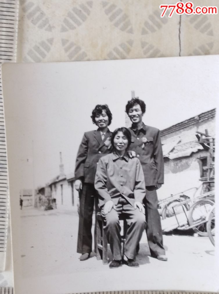 结婚照~新郎新娘~平房~倒骑驴