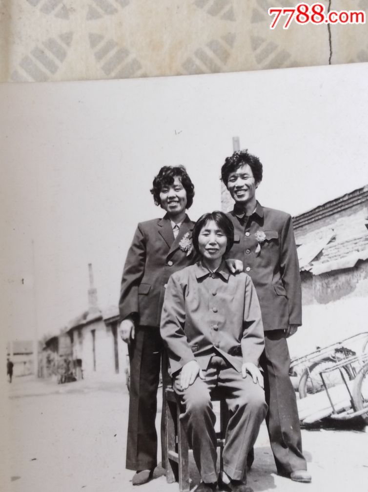 结婚照~新郎新娘~平房~倒骑驴