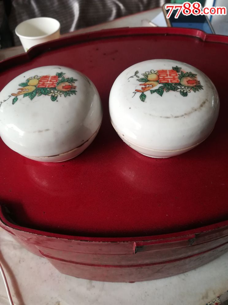 漂亮民国印花榴开百子双喜字胭脂盒2个,一个底部窑裂