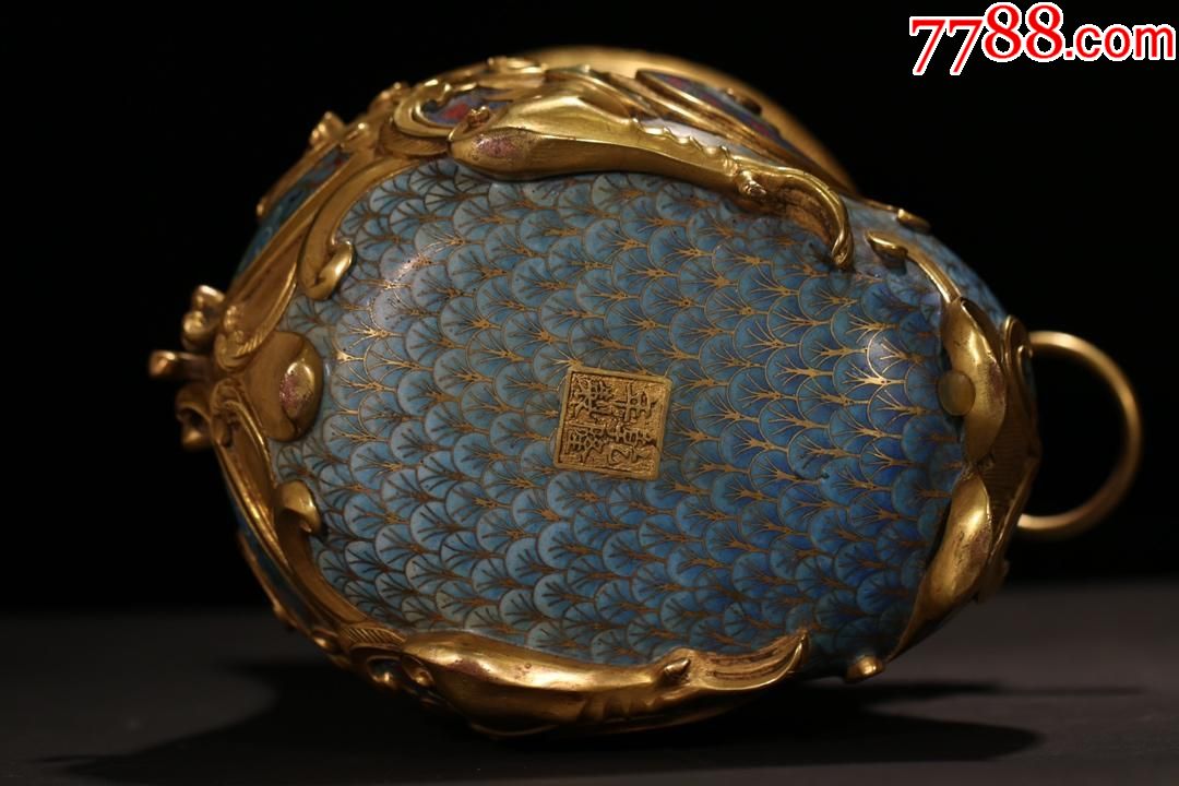 清"乾隆年制"款铜胎掐丝珐琅鎏金凤樽