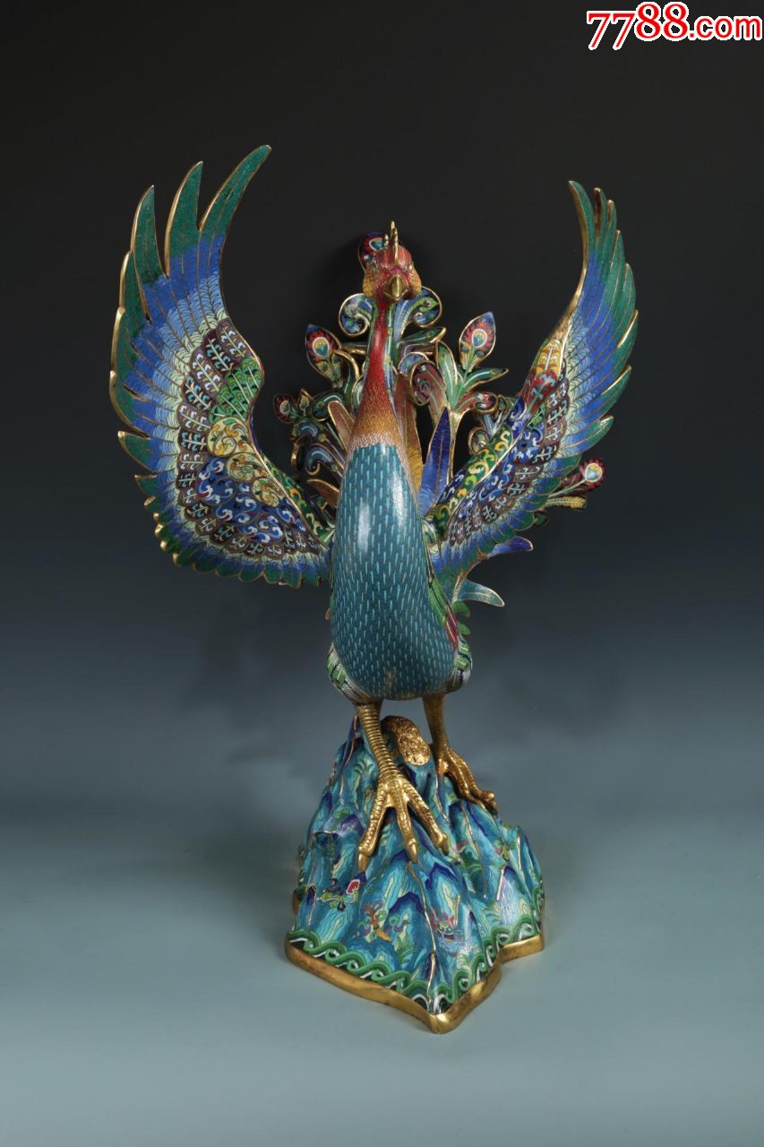 乾隆年制款精铸铜胎景泰蓝掐丝珐琅凤凰大摆件铸凤凰之形,呈站立状