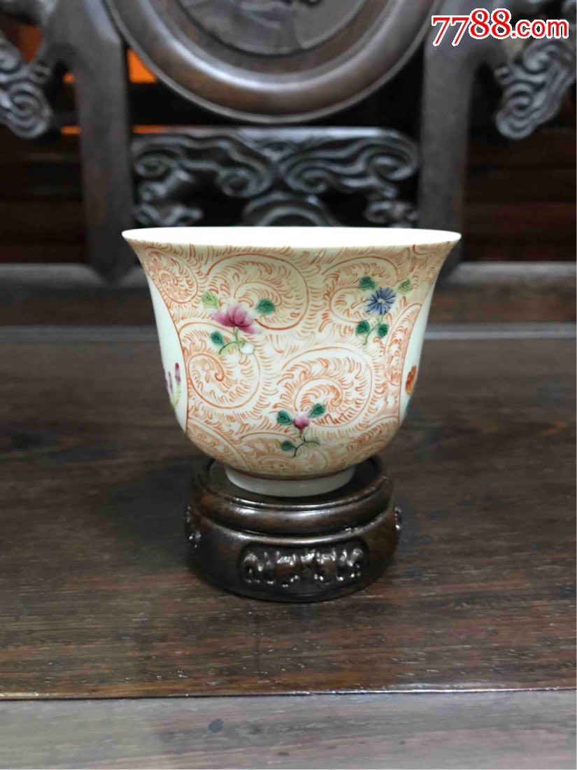 民国胭脂红轧道粉彩开光压手杯鸡缸杯