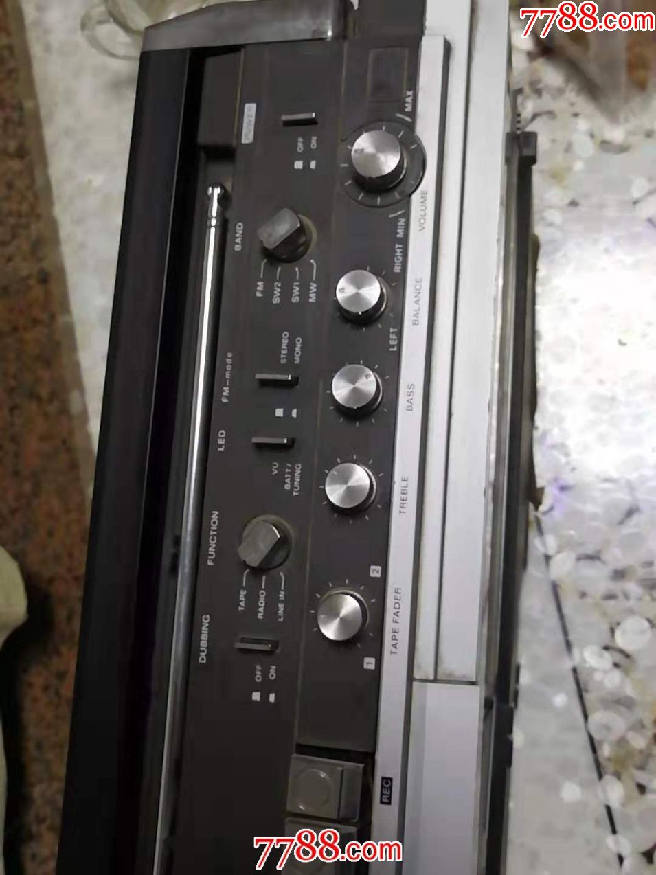 华电牌大型四喇叭双卡收录机