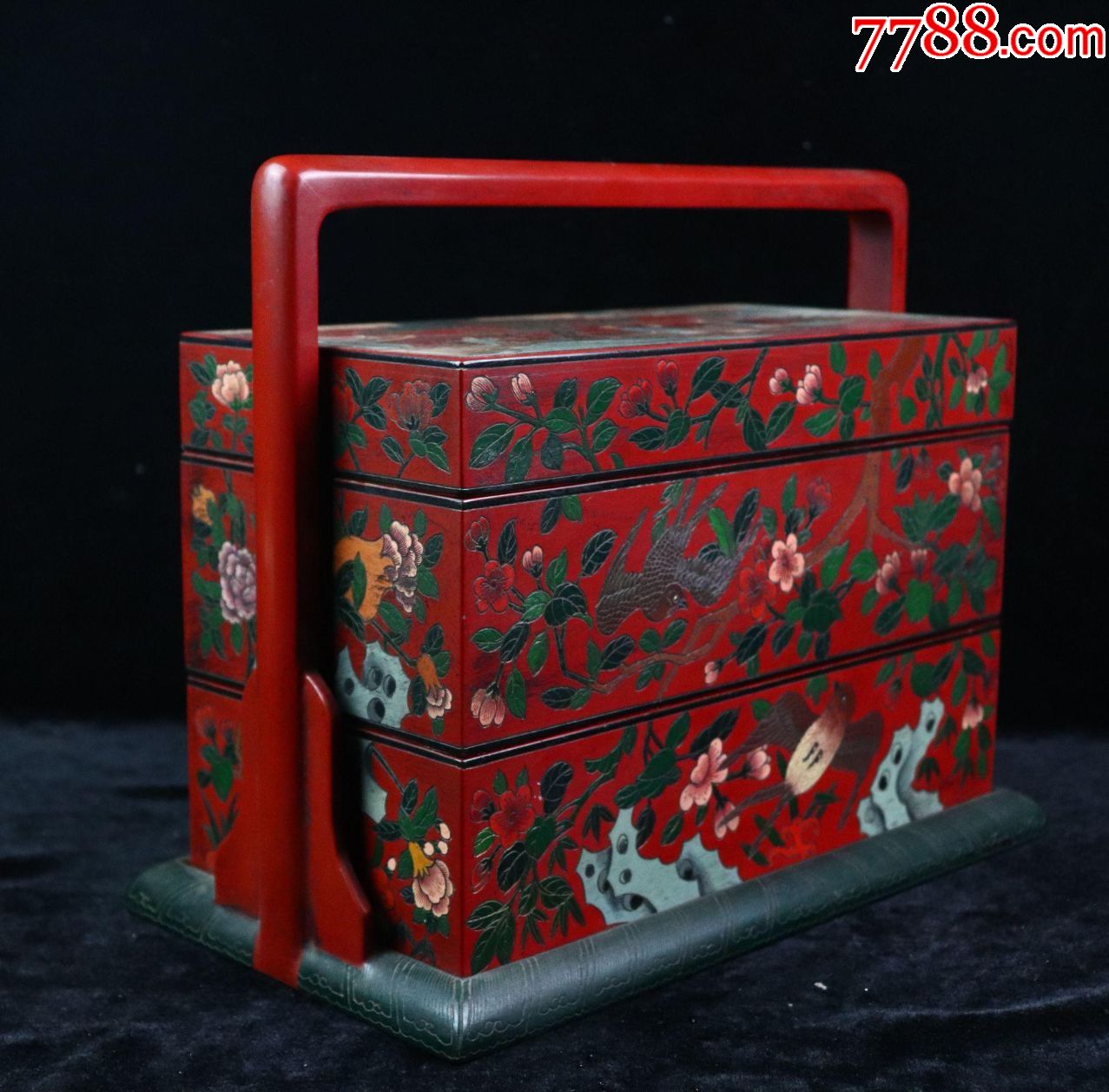 "大清乾隆年制"漆器人物故事食盒,器型精美,雕刻细致,刀法娴熟,布局