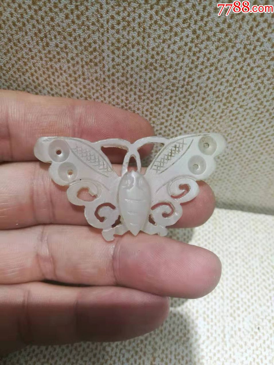 镂空玉蝴蝶