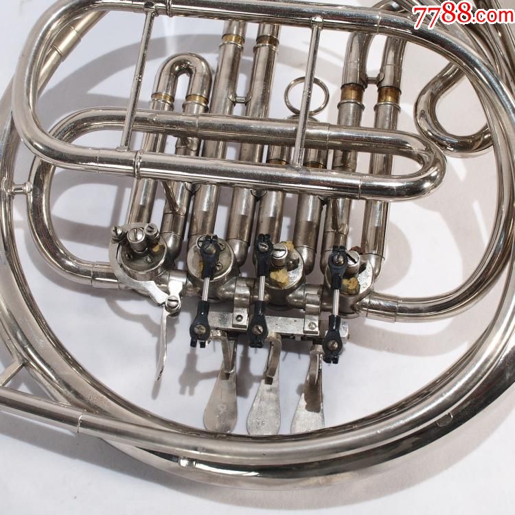 首页 零售 长号/圆号/短号 >> 8品老物件乐器银色二手圆号法国号带箱
