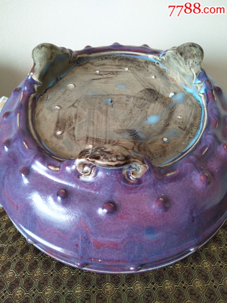 宋钧瓷玫瑰紫鼓钉纹一号笔洗