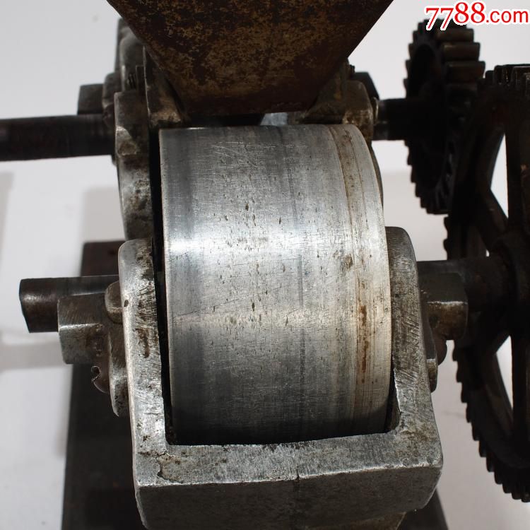 民俗古玩铁器杂项金属老物件老式金属手摇动咖啡机调料打磨粉碎机