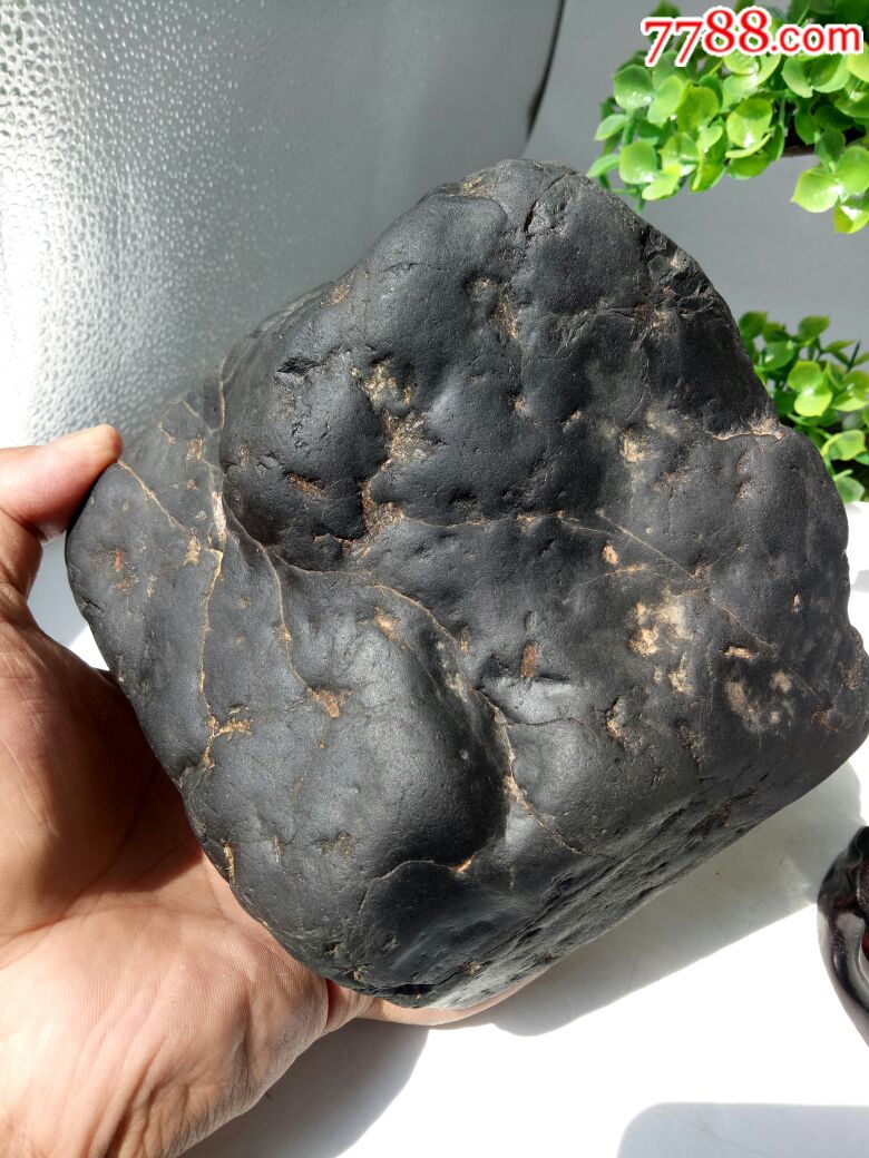 火星碳质金刚陨石(强磁)