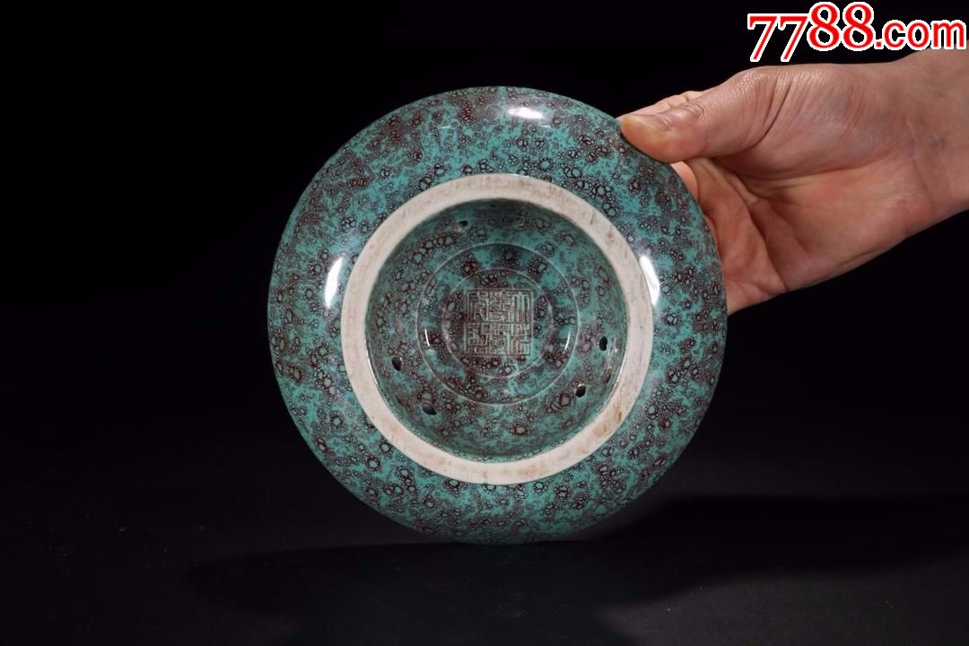 清代:"大清乾隆年制"炉均釉狮钮高足香炉