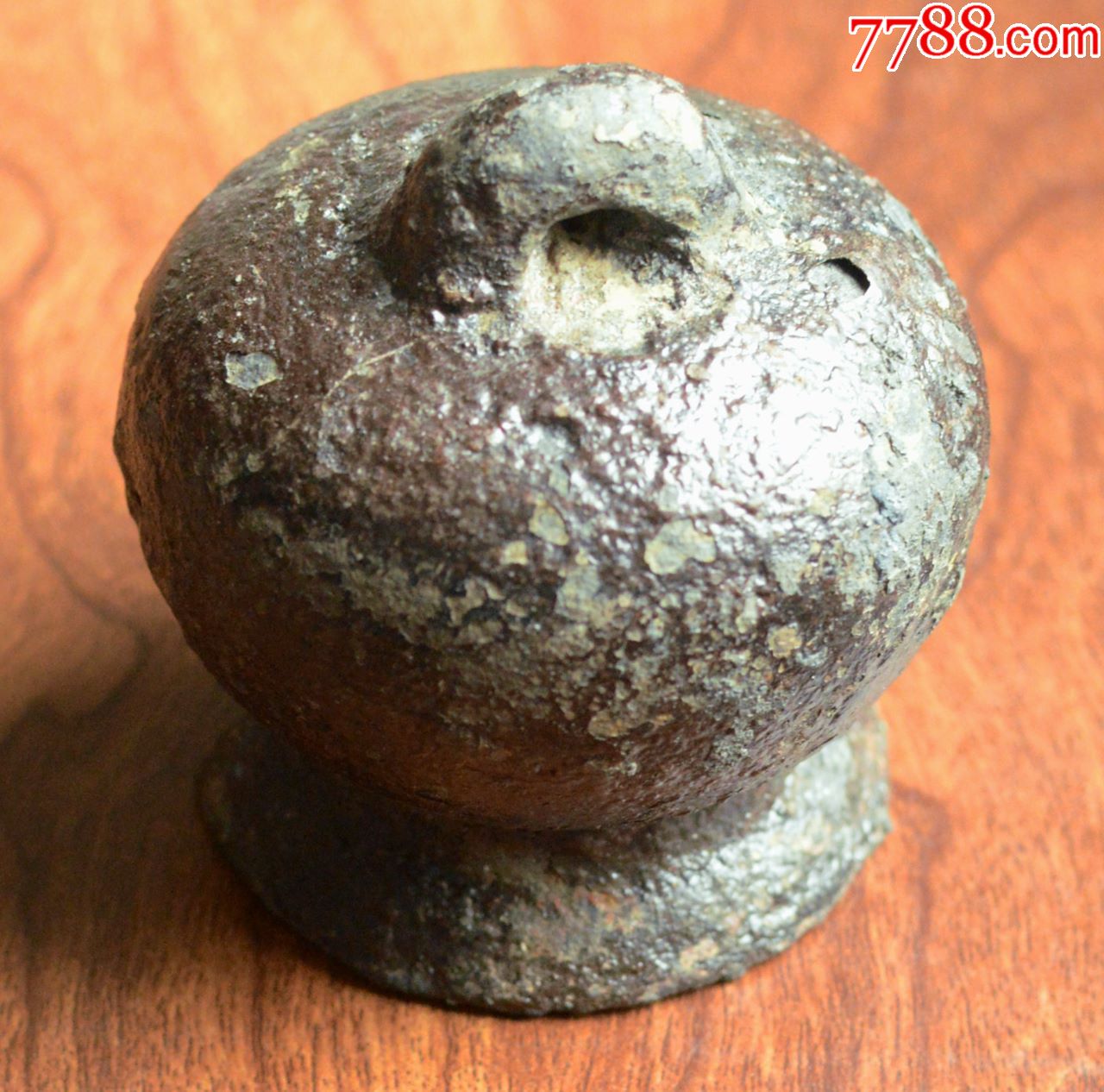 唐代灯笼式铁秤砣