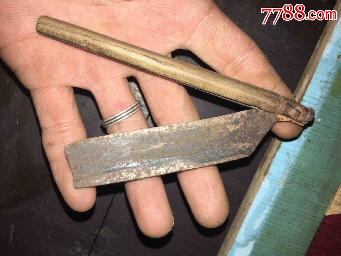 老剃刀老物件装饰怀旧