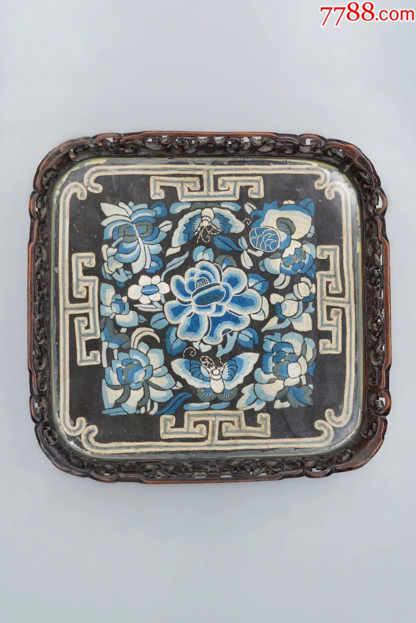 古董回流清代蝴蝶蓝牡丹果盘打籽刺绣盘金绣苏绣老绣片老刺绣黑地