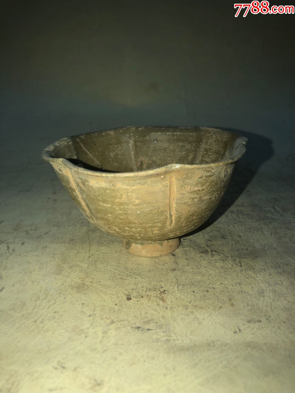 清代荷花形水碗