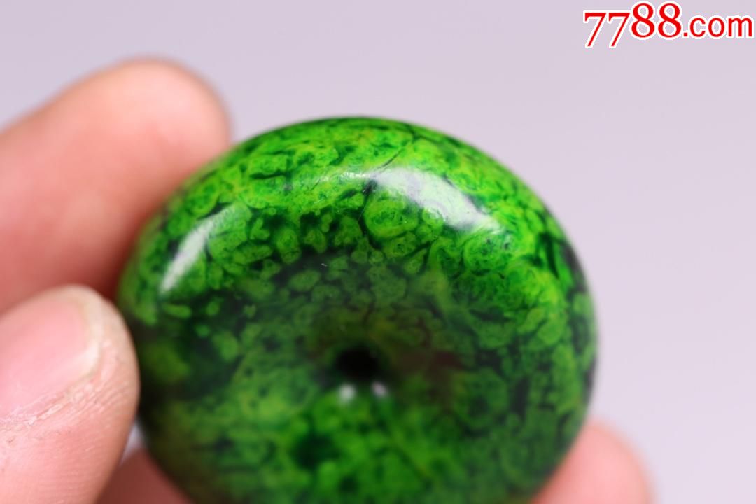 宫廷造办处特色虬角满脑平安扣