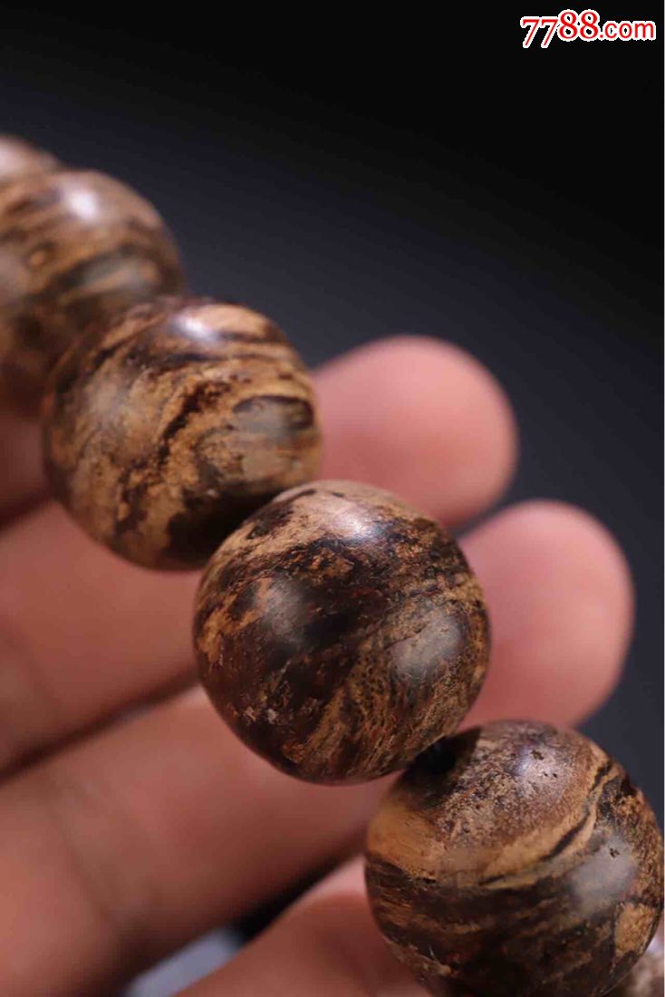 虎皮纹沉香手串