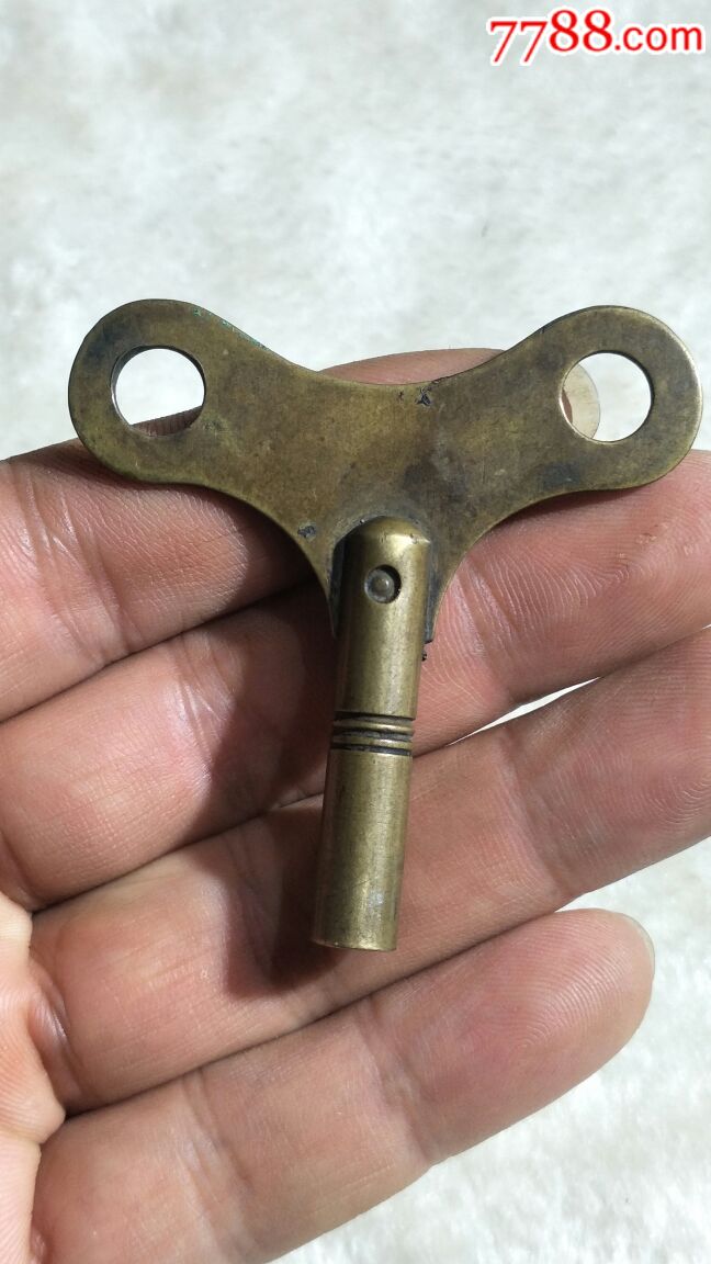 民国时期铜钟钥匙