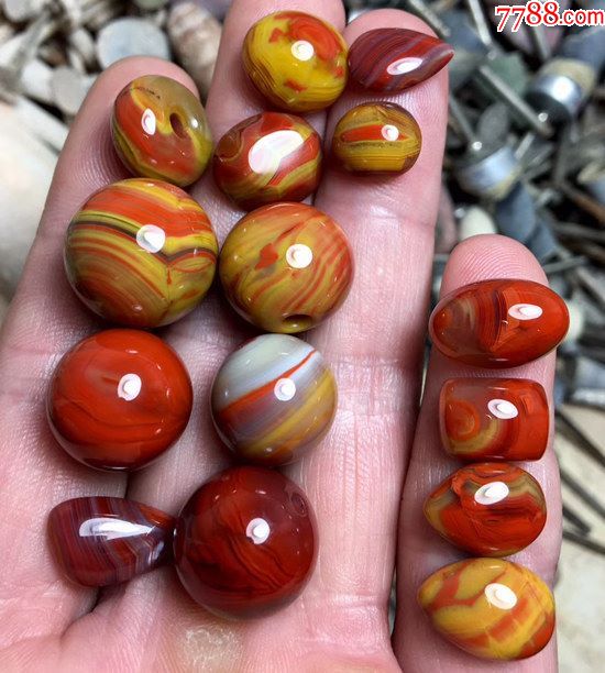 北票战国红顶级艳红黄一等色山皮料啸月狼王