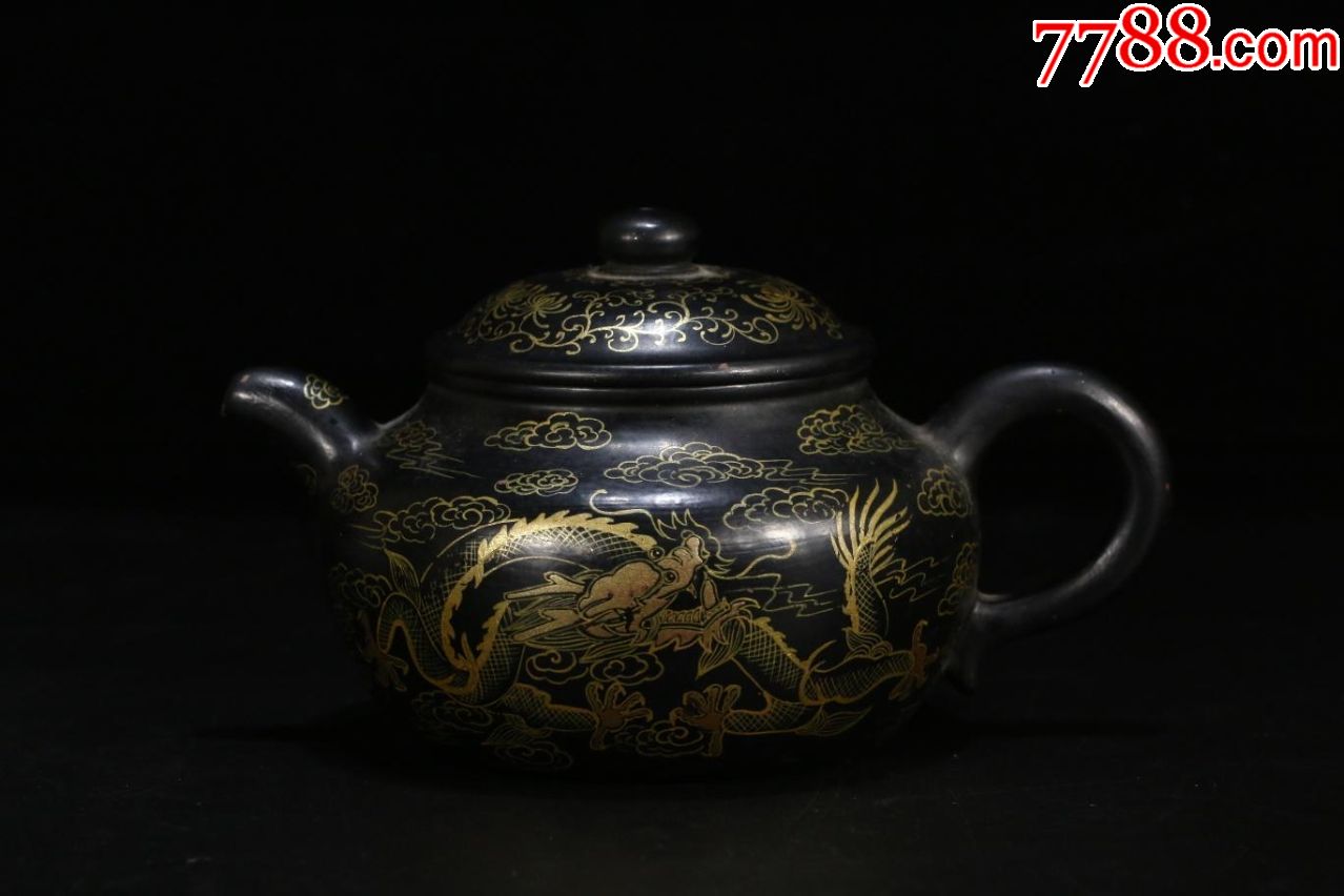 清"大清乾隆年制"款描金龙纹紫砂壶
