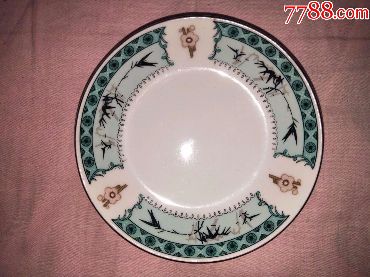 唐山瓷白玉款:烤花竹梅图案小盘子