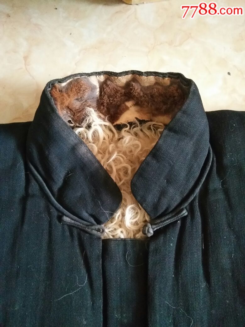 清仓处理一件民国对襟羊皮袄