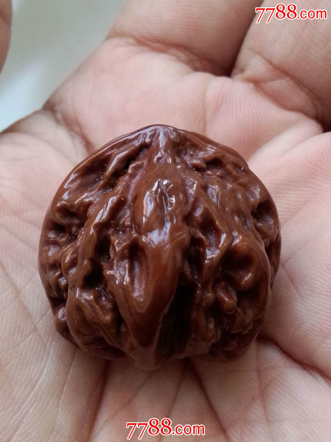 包浆红润漂亮的百年老文玩核桃一对