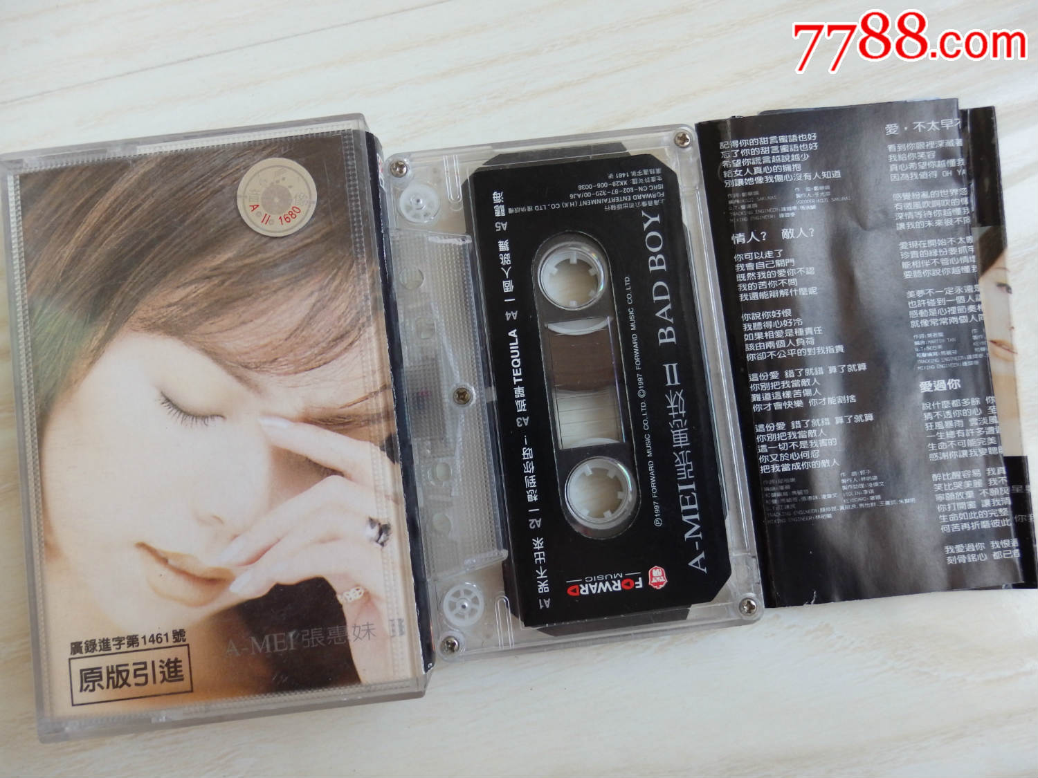 张惠妹BADBOY(歌词有粘透明胶布)