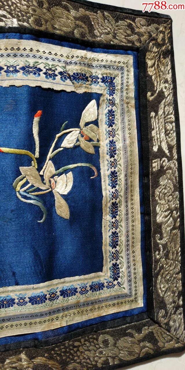 文物公司旧藏,清代刺绣绣片,长约56厘米