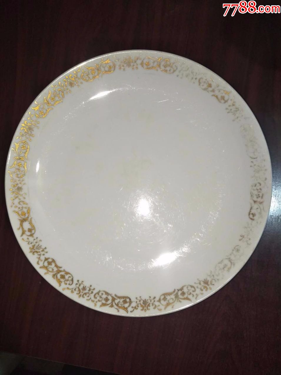 唐山瓷白玉款:雕金花边大盘