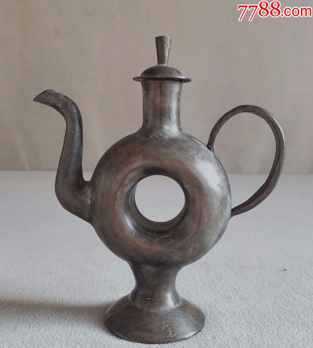 清代造型独特锡壶锡酒壶
