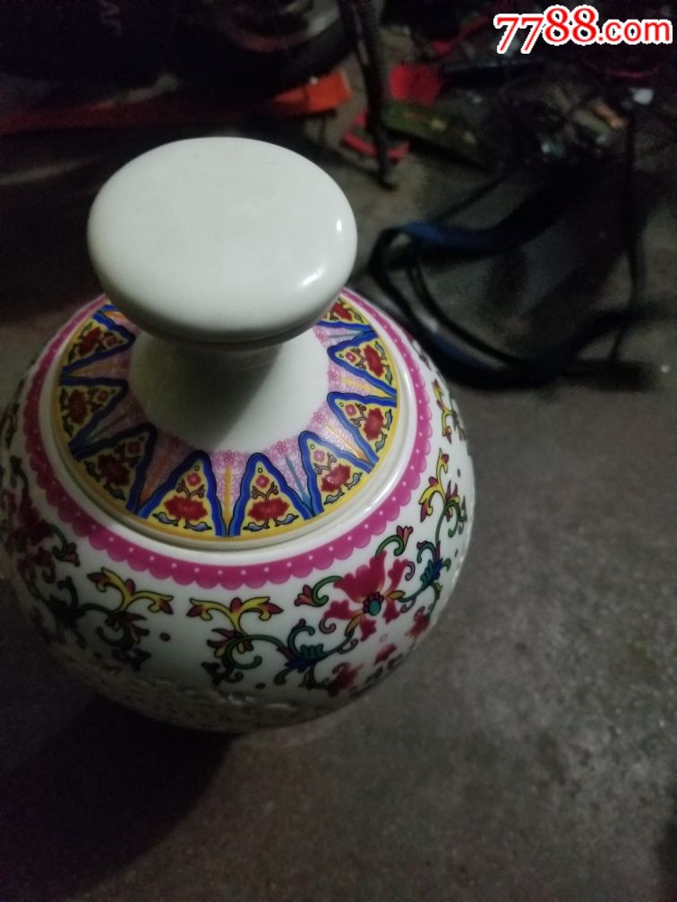 镂空花瓶酒瓶