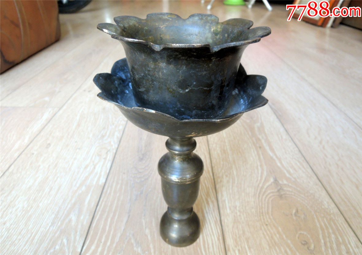 佛教收藏190401边疆早期双层莲花净瓶座厚料全铜油灯佛前灯900g